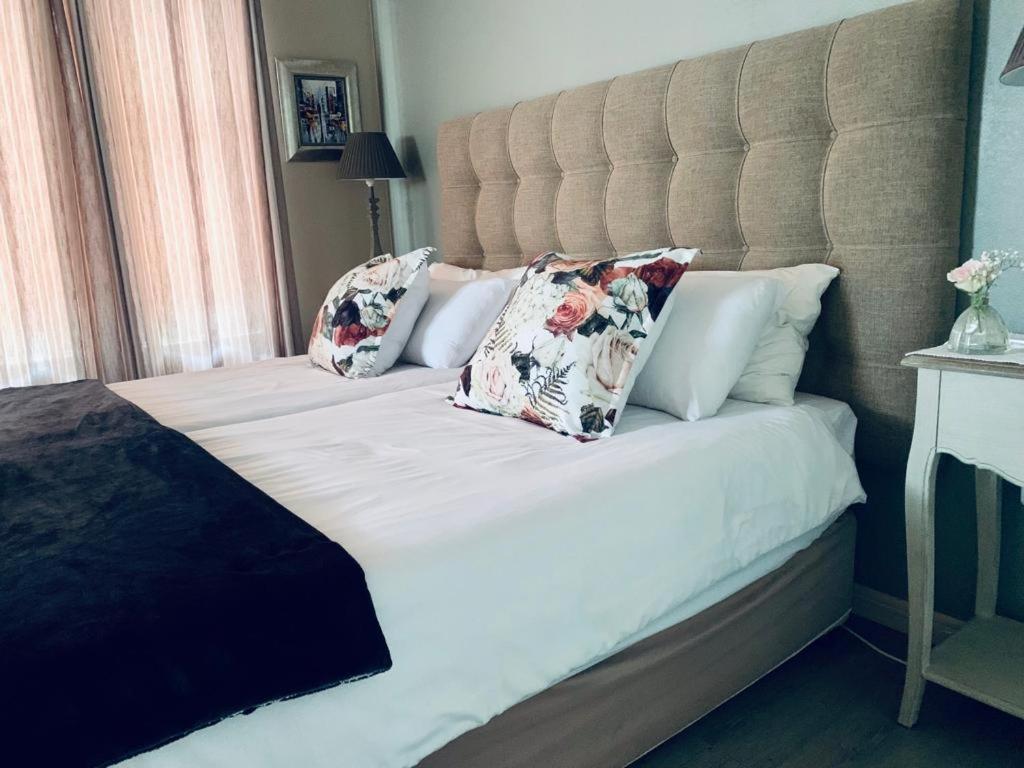 Апартаменты Mulberry Gardens Self Catering Свакопмунд Экстерьер фото