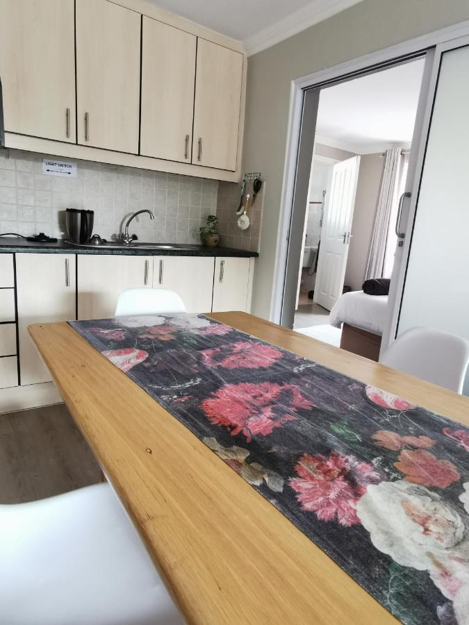 Апартаменты Mulberry Gardens Self Catering Свакопмунд Экстерьер фото
